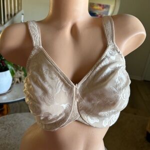 36DDD wacoal cream bra